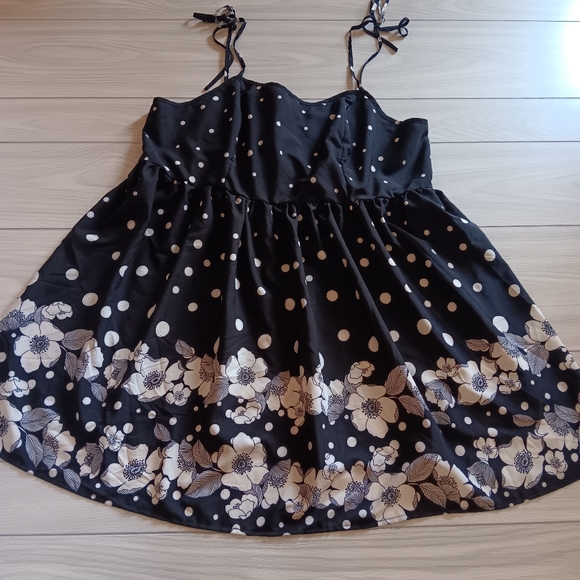 Plus Size Floral & Polka Dot Print Tie Shoulder Cami Dress - Picture 11 of 14